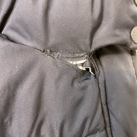 Kids (girls) winter parka, Gap, smoke free home - slightly damaged - Picture 4 of 4